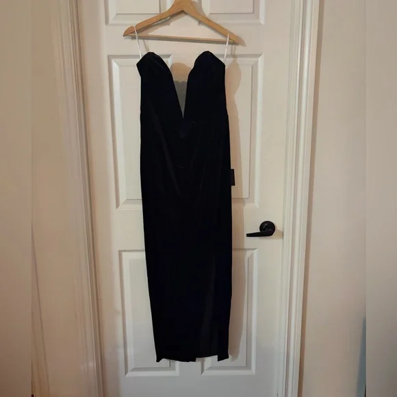 🖤✨ NWT Lulus “My Dream Come True” Black Velvet Strapless Maxi Dress ✨🖤 - Picture 3 of 13
